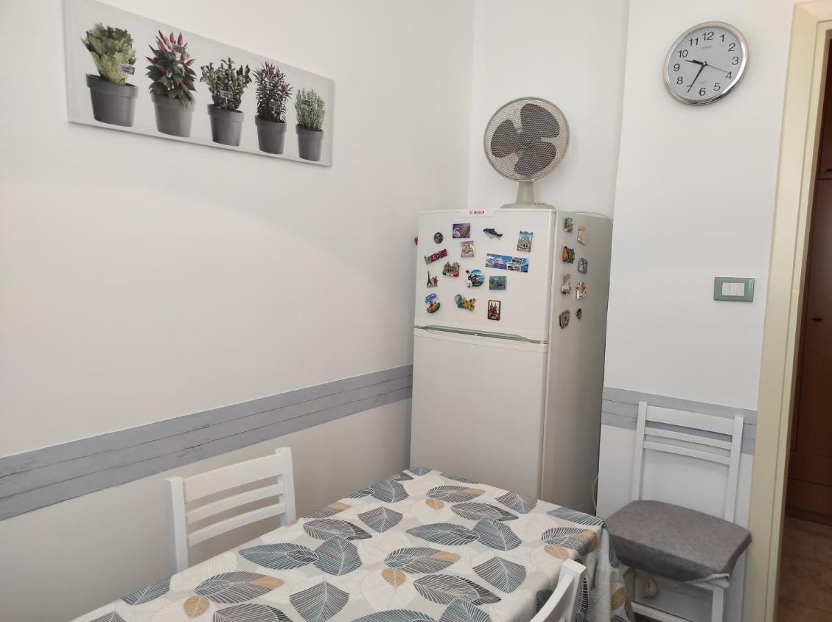 La Colonna Holiday House Apartment Лече Екстериор снимка