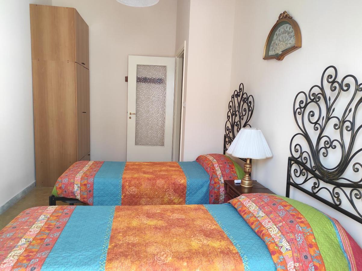 La Colonna Holiday House Apartment Лече Екстериор снимка