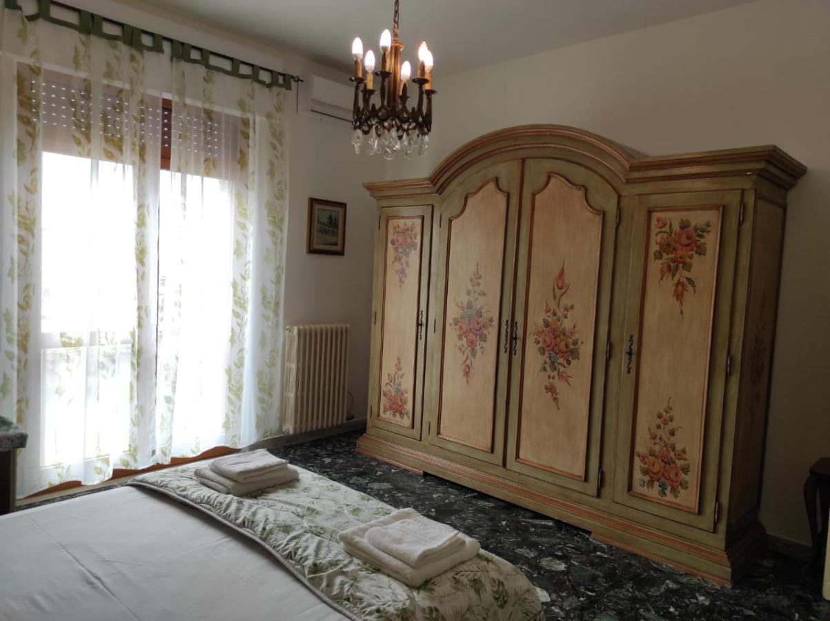 La Colonna Holiday House Лече Екстериор снимка